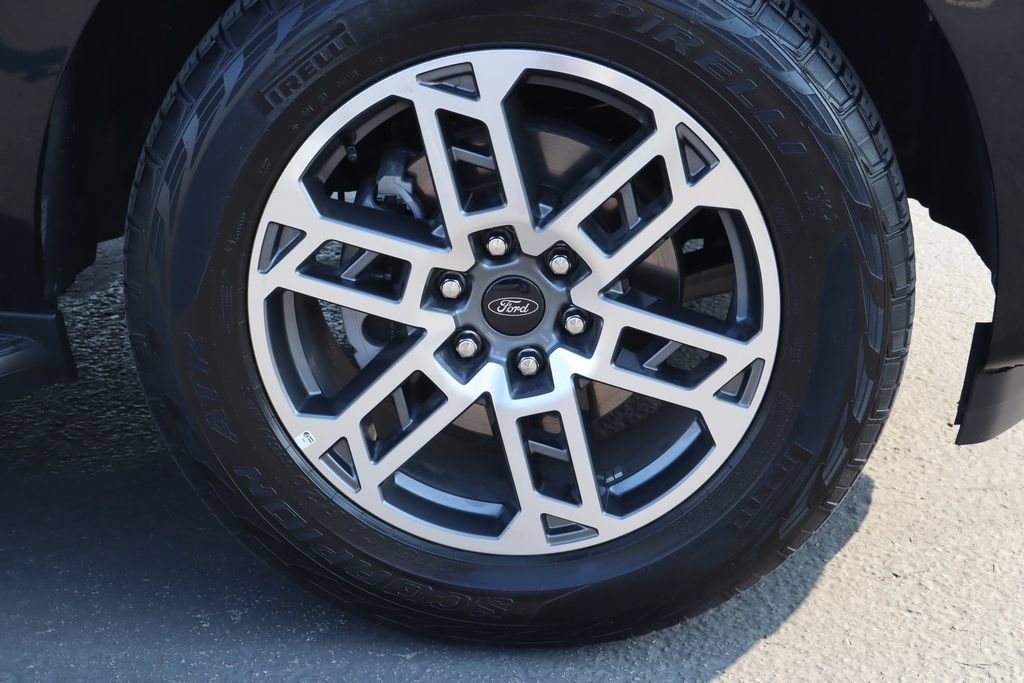 Used 2025 Ford Expedition Max Active AWD/4WD image 10