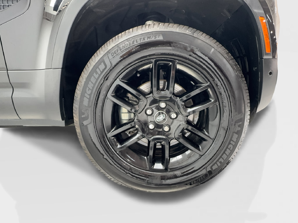 Used 2025 Land Rover Defender 110 S AWD/4WD image 19