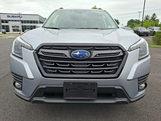 Used 2023 Subaru Forester Limited AWD/4WD image 3