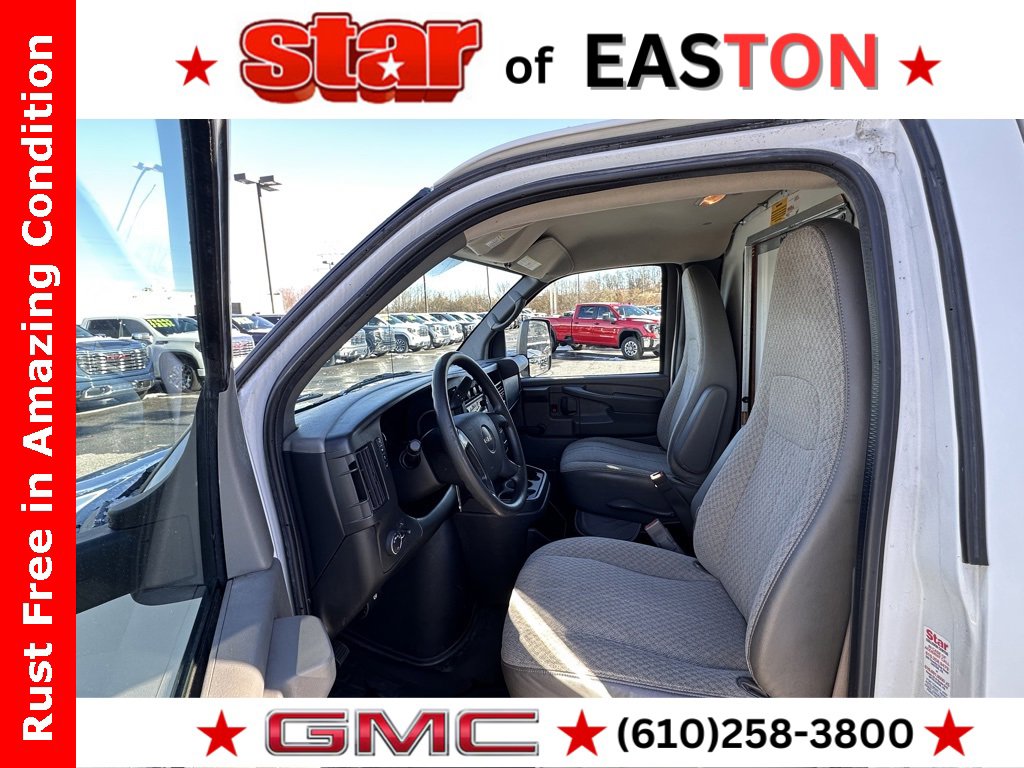 Used 2015 GMC Savana 3500 Extended w/ Smoker's Package image 12