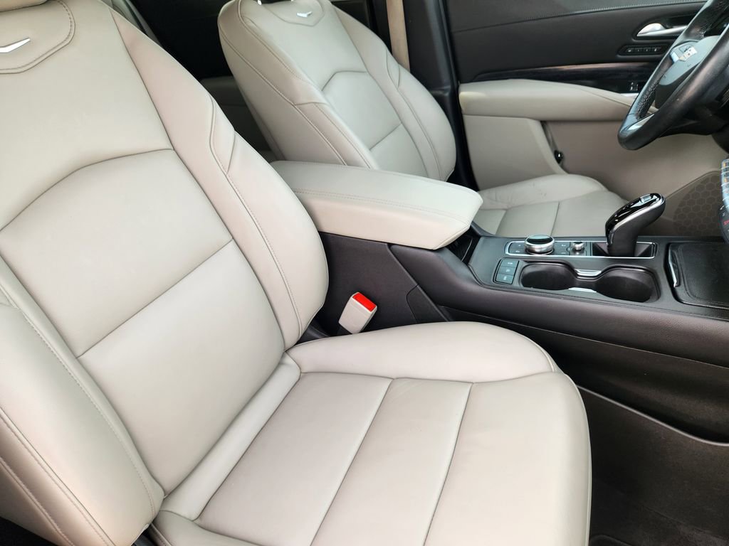 Certified 2023 Cadillac XT4 Premium Luxury w/ Cold Weather Package image 15