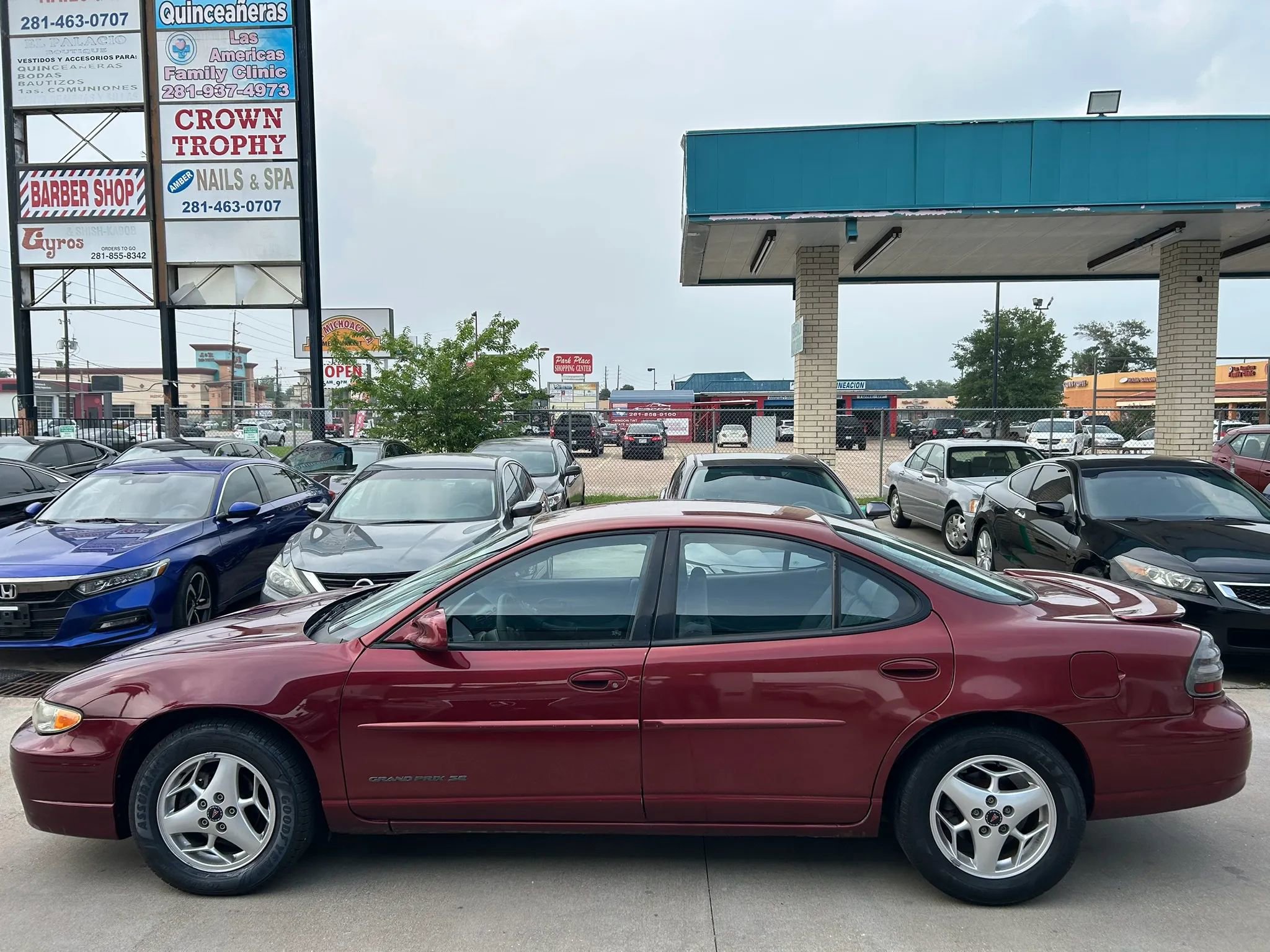 Used 2003 Pontiac Grand Prix SE w/ Equipment Group FWD image 2