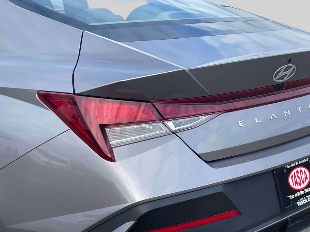 Certified 2024 Hyundai Elantra SEL image 11