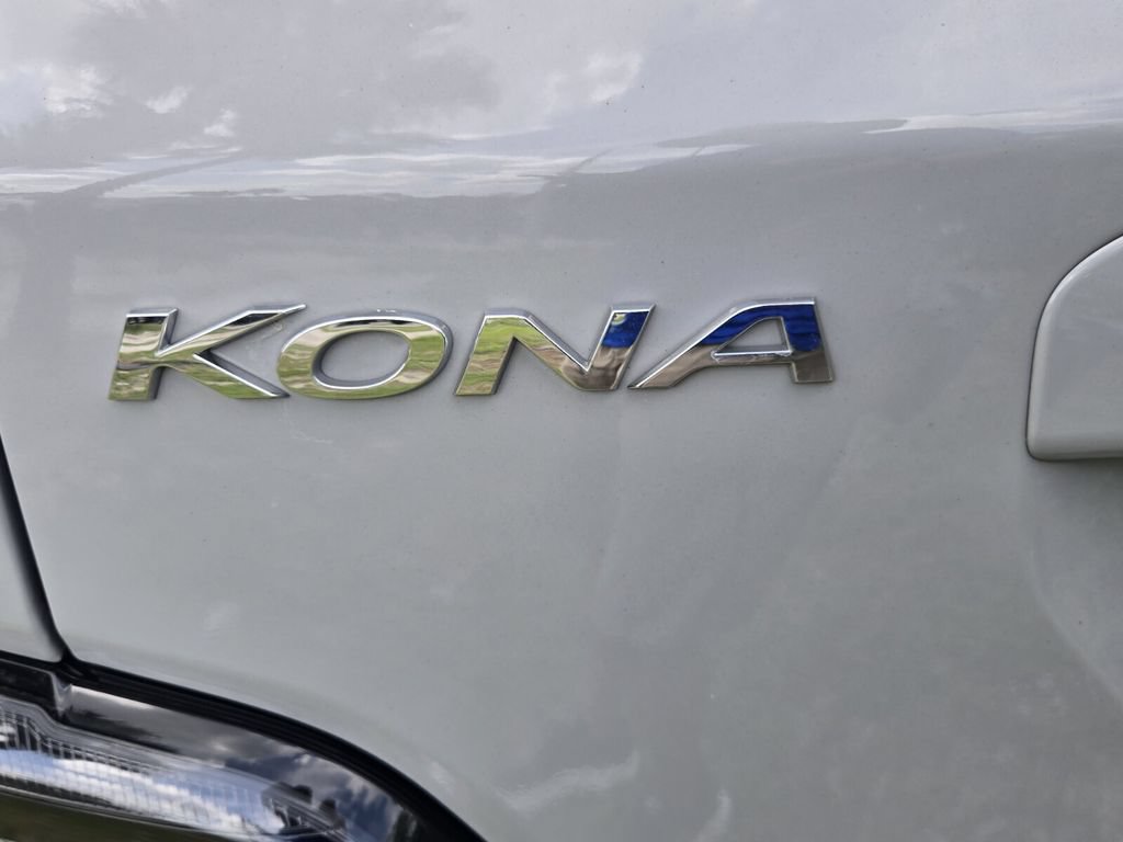 Used 2023 Hyundai Kona SE FWD image 11