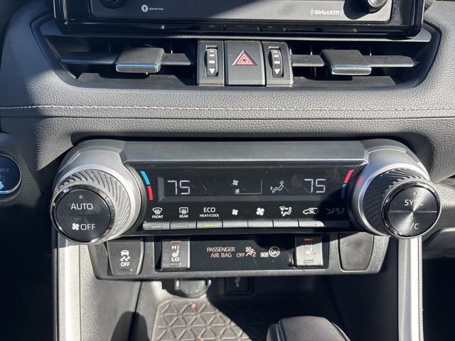 Used 2022 Toyota RAV4 XLE Premium image 30