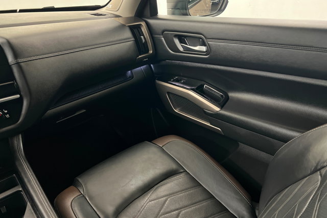 Certified 2023 Nissan Pathfinder Platinum FWD image 10