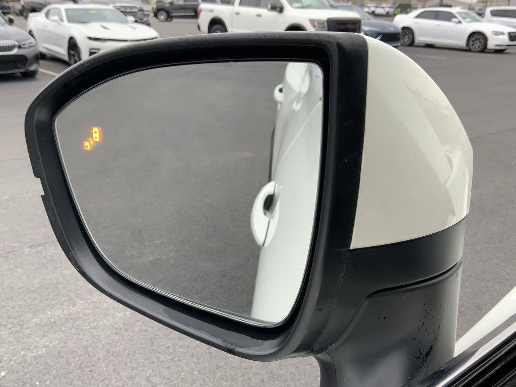 Used 2023 Nissan Pathfinder Platinum image 23