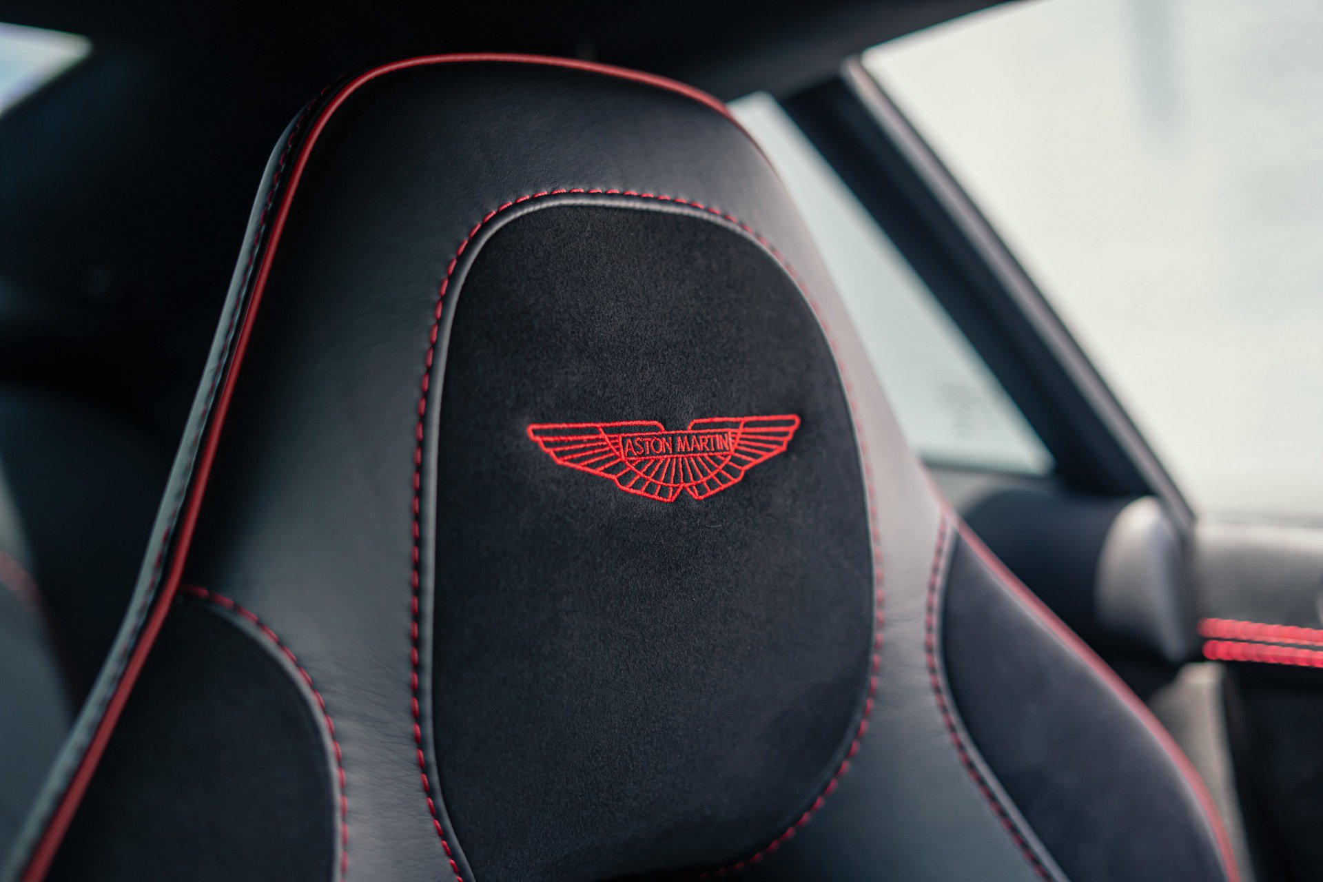 Used 2015 Aston Martin Vanquish Coupe RWD image 29