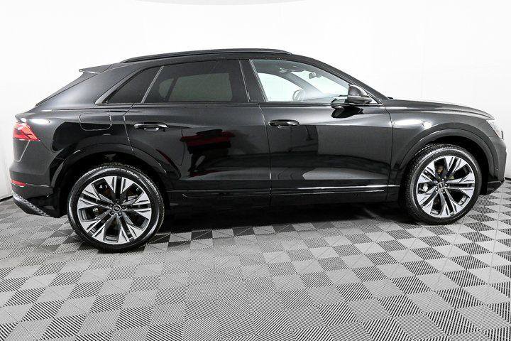 Used 2025 Audi Q8 Premium AWD/4WD image 2