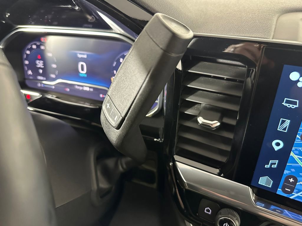 Used 2025 Chevrolet Silverado 1500 LT AWD/4WD image 15