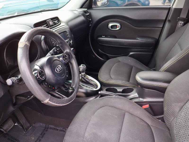 Used 2016 Kia Soul + image 8