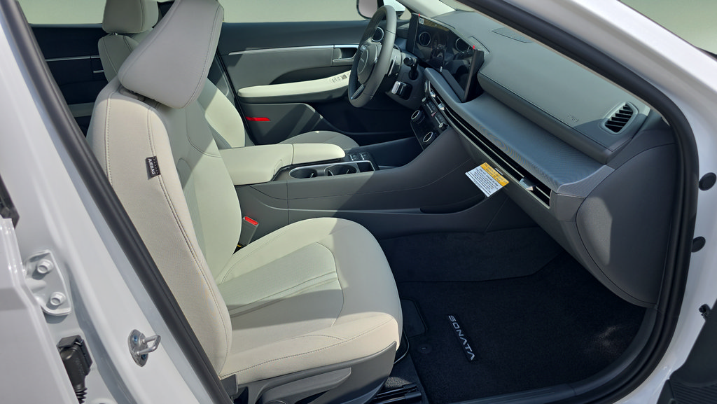 New 2026 Hyundai Sonata SEL FWD image 24