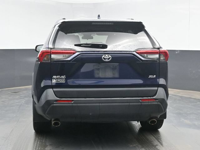 Used 2019 Toyota RAV4 XLE Premium FWD image 13