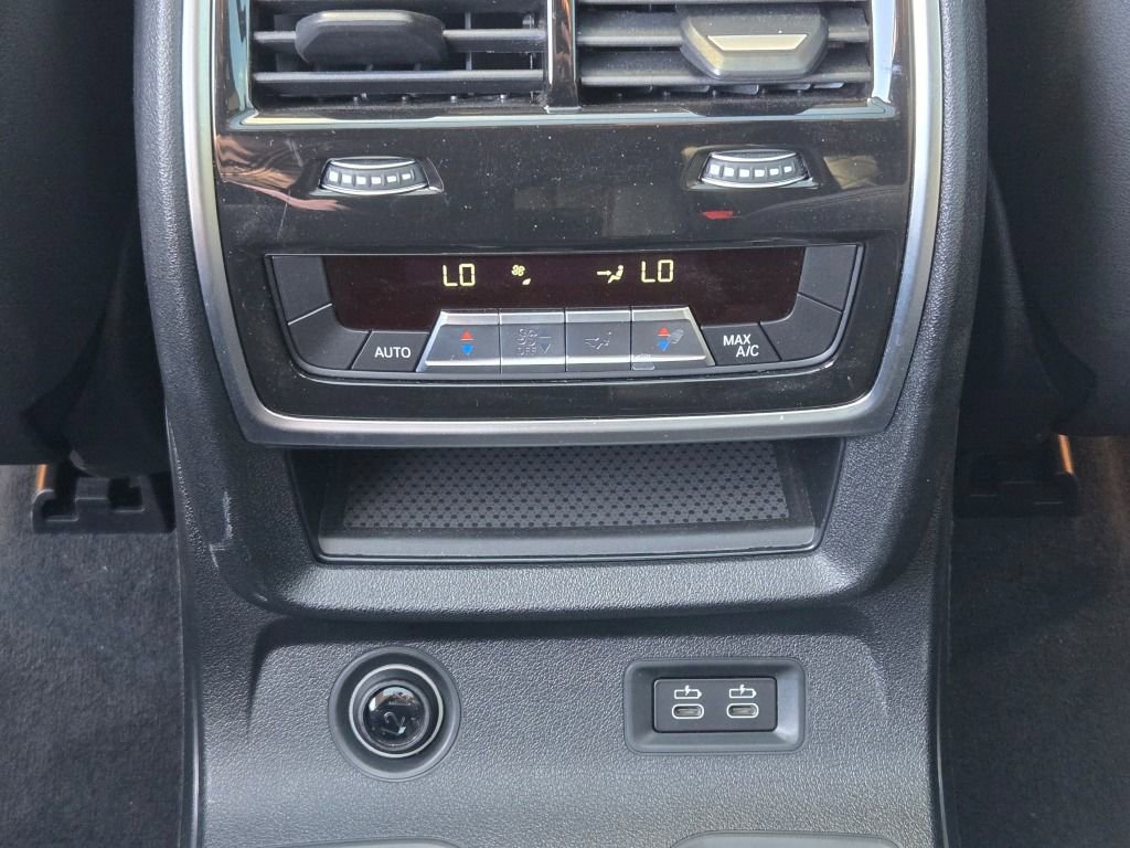 Used 2023 BMW X7 xDrive40i image 30