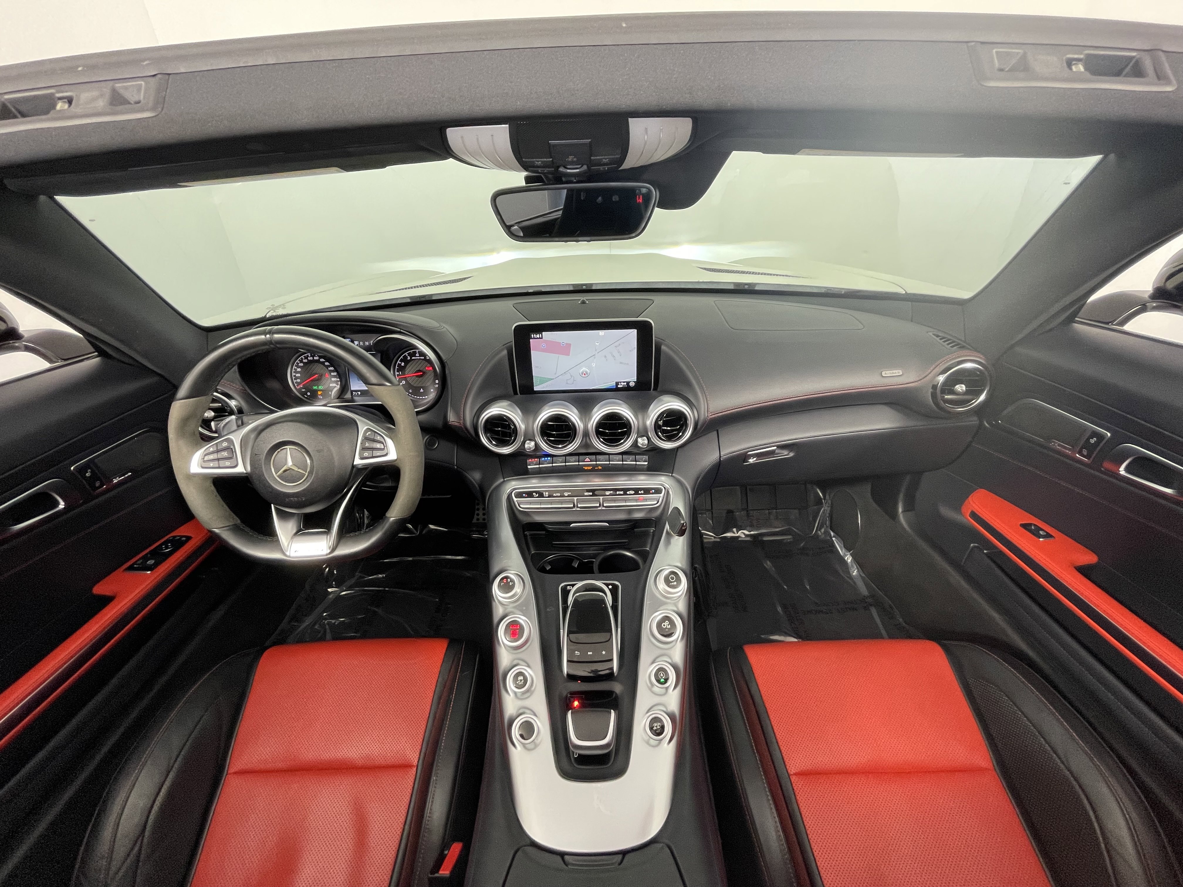 Used 2018 Mercedes-Benz AMG GT Roadster image 11