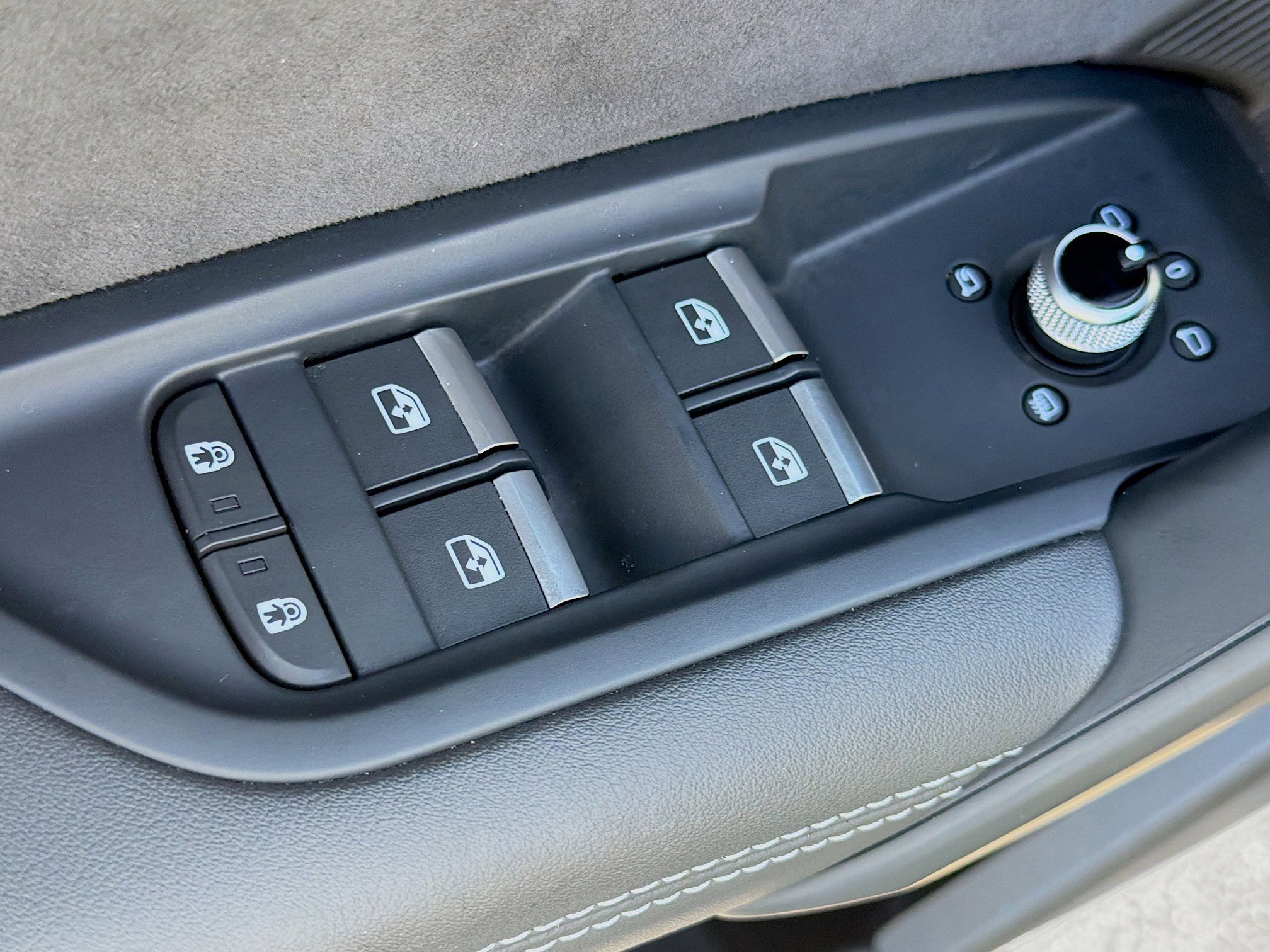 Used 2023 Audi SQ5 Prestige w/ Prestige Package image 23