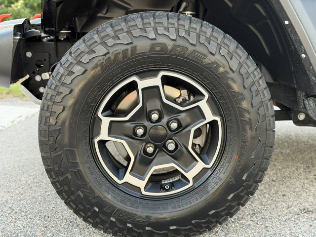 Used 2023 Jeep Gladiator Mojave w/ Cold Weather Group AWD/4WD image 9