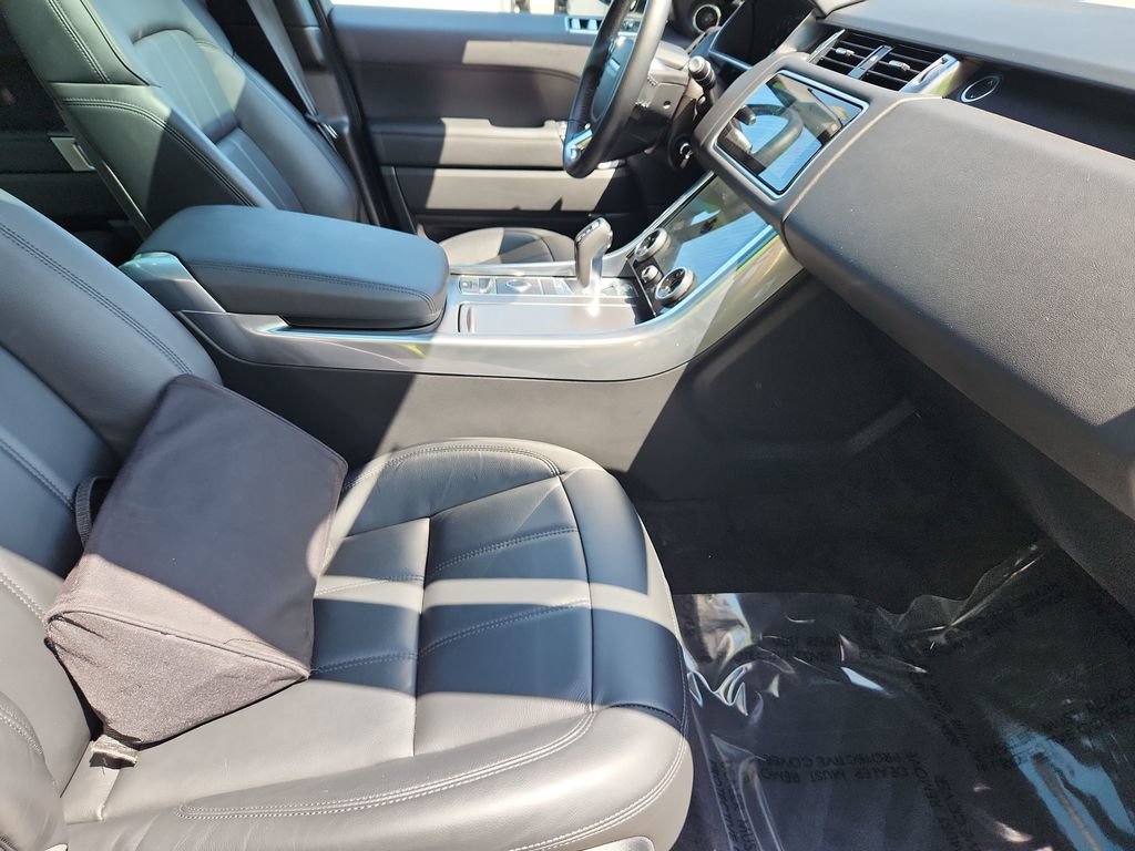 Used 2020 Land Rover Range Rover Sport SE AWD/4WD image 3