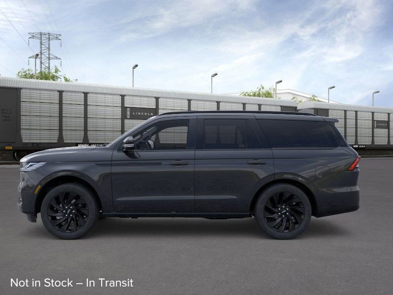 New 2026 Lincoln Navigator Reserve image 3
