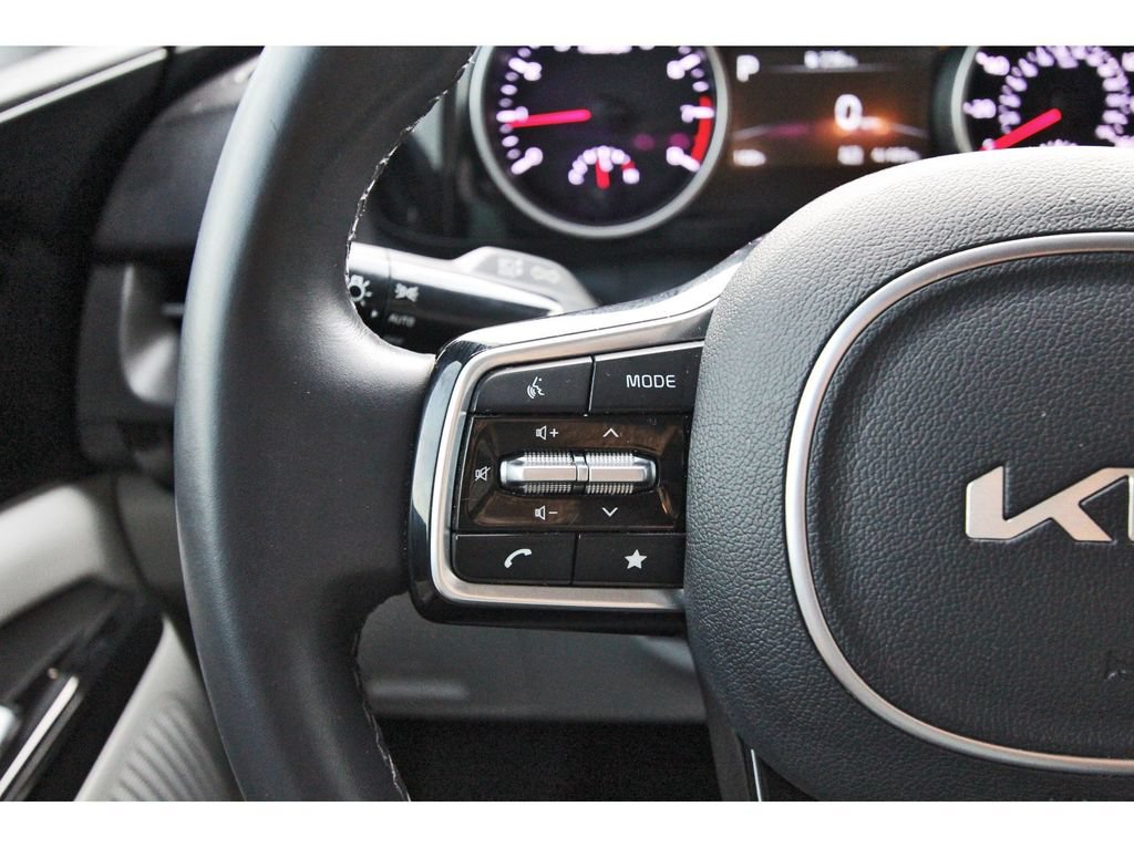 Certified 2024 Kia Carnival EX FWD image 19