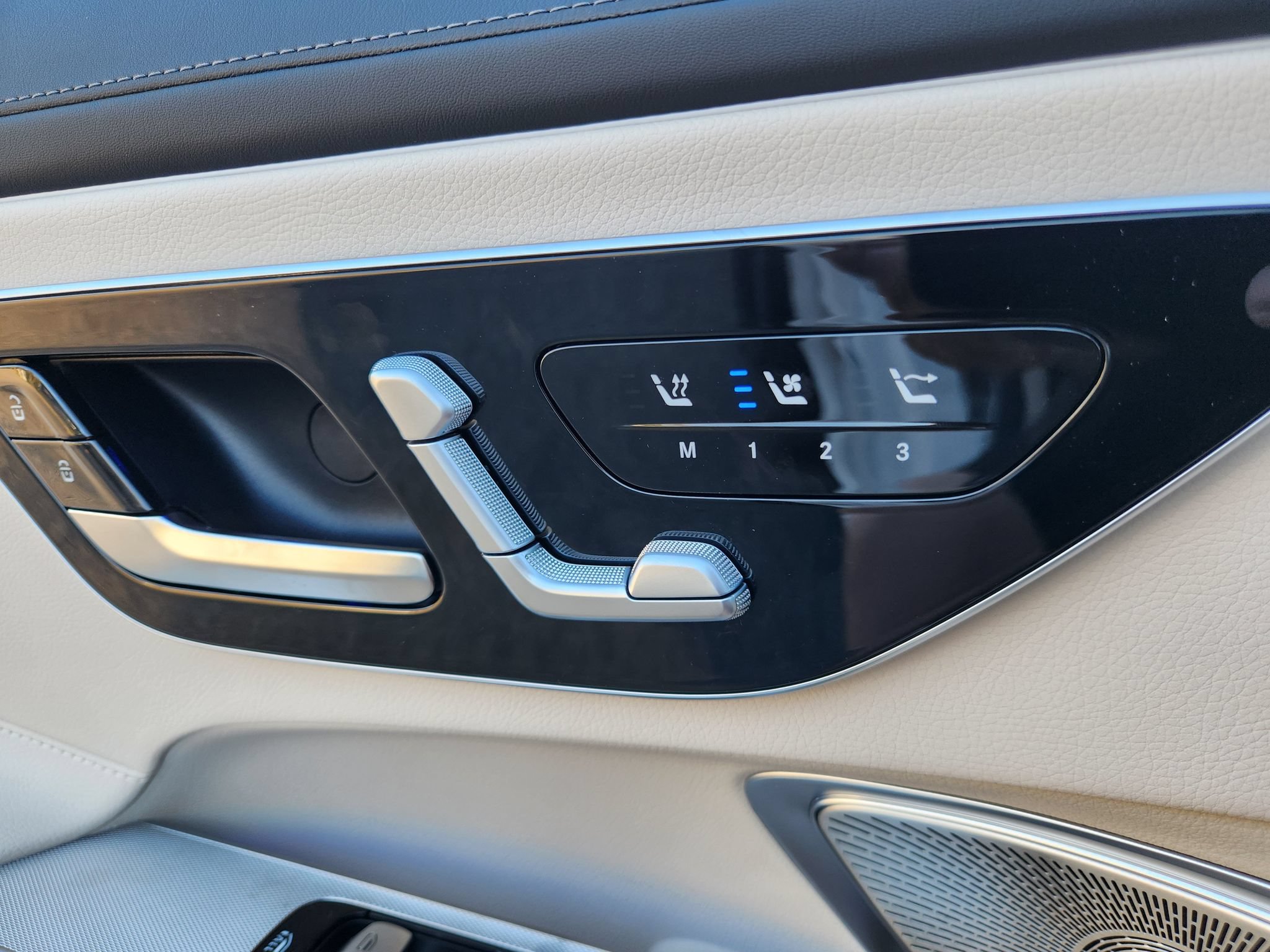 New 2027 Mercedes-Benz CLE 450 4MATIC Cabriolet image 15