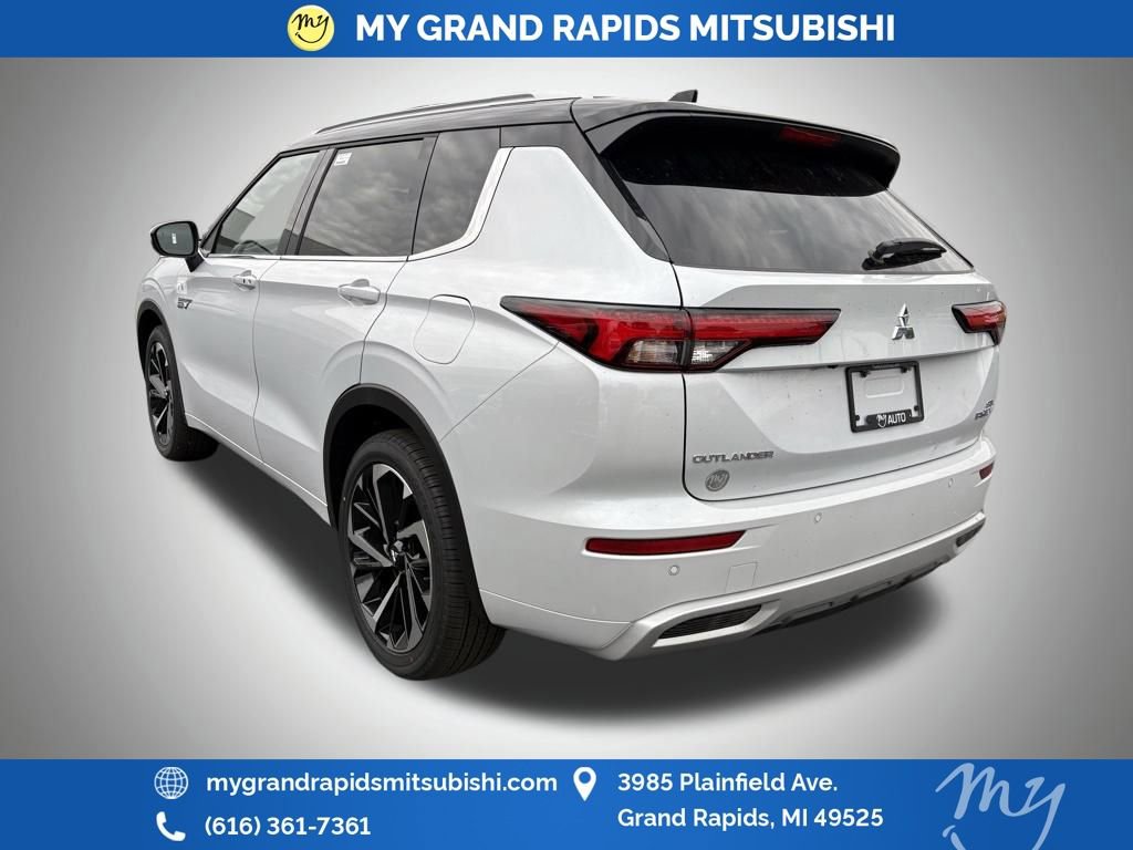 New 2025 Mitsubishi Outlander SEL image 5
