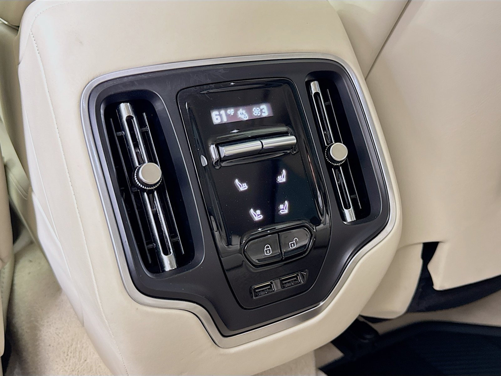Used 2025 Aston Martin DBX 707 AWD/4WD image 26