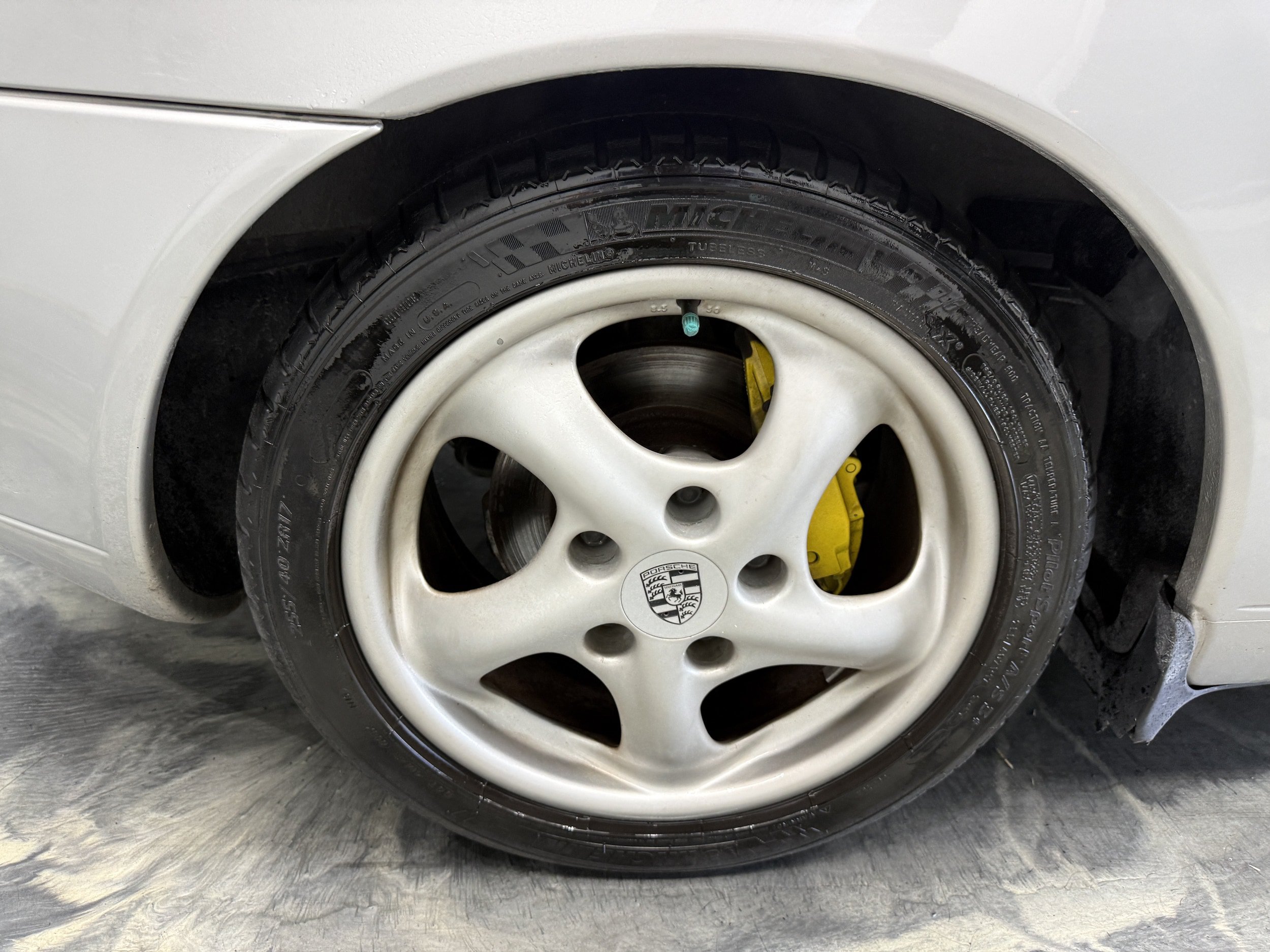 Used 2000 Porsche Boxster RWD image 15