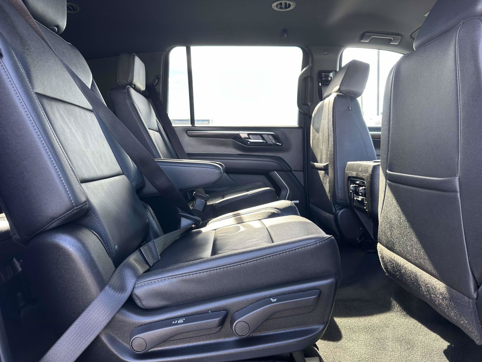 Used 2026 Chevrolet Suburban LT w/ Comfort Package AWD/4WD image 28