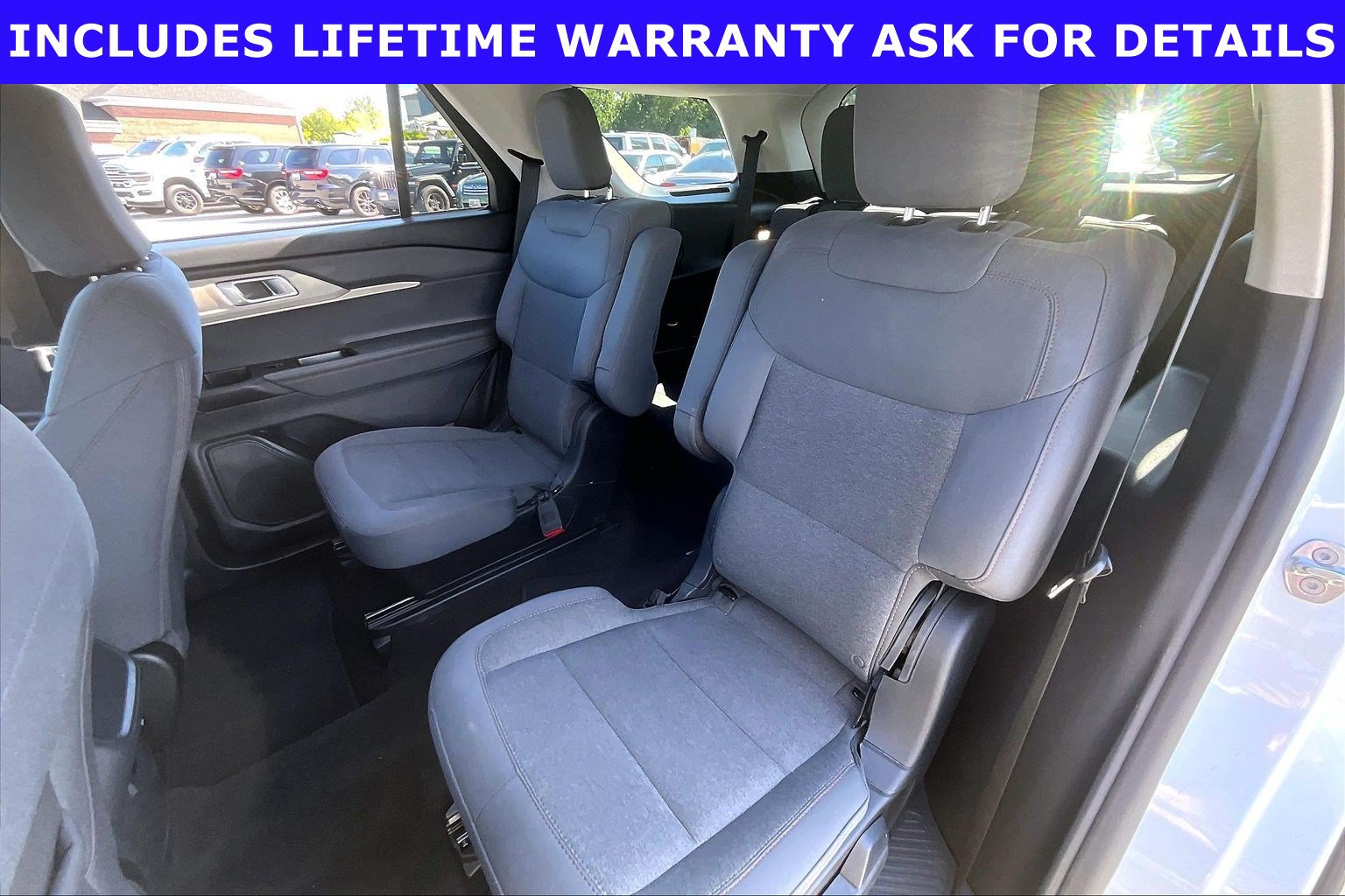 Used 2025 Ford Explorer Active RWD image 21