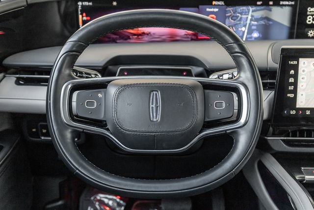 Used 2024 Lincoln Nautilus Reserve AWD/4WD image 8