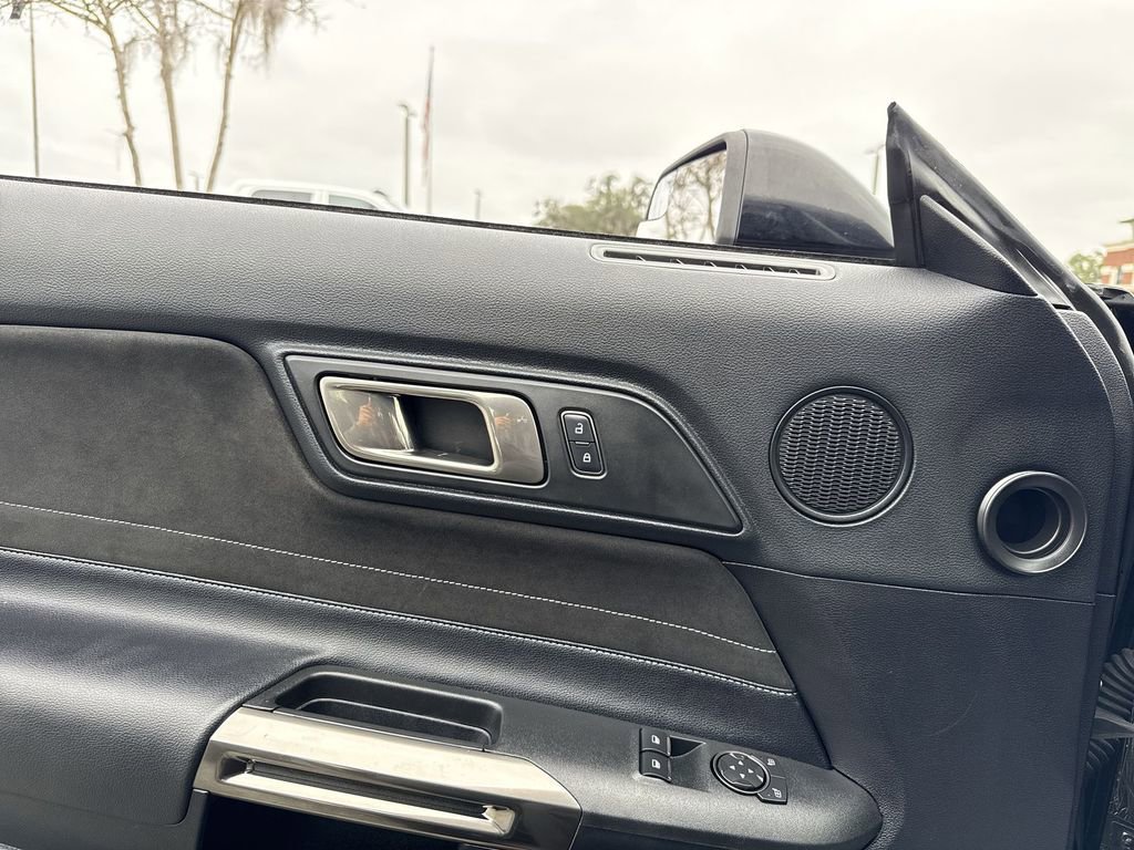 Used 2018 Ford Mustang Shelby GT350 w/ Convenience Package image 12