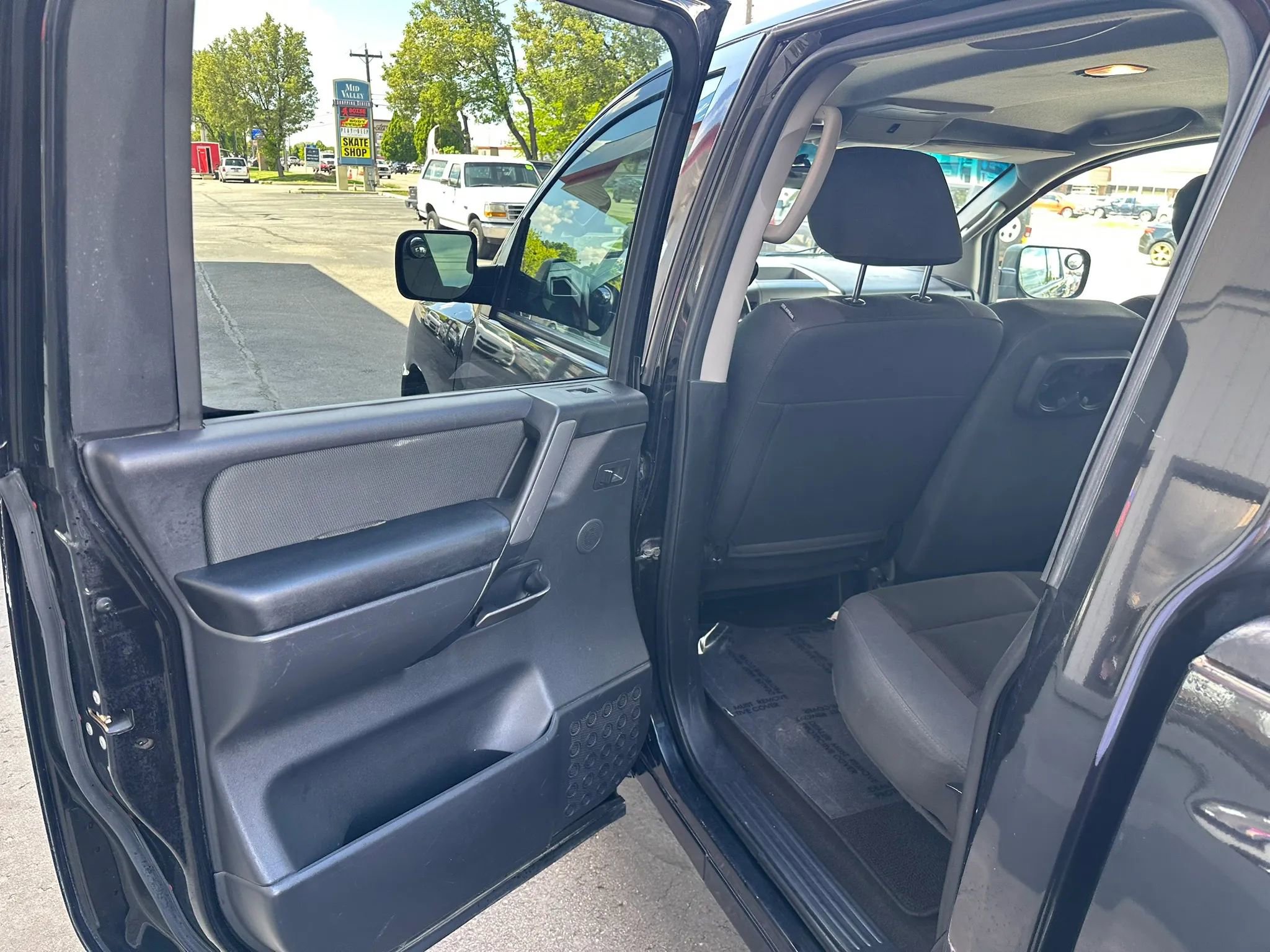 Used 2012 Nissan Titan S AWD/4WD image 14