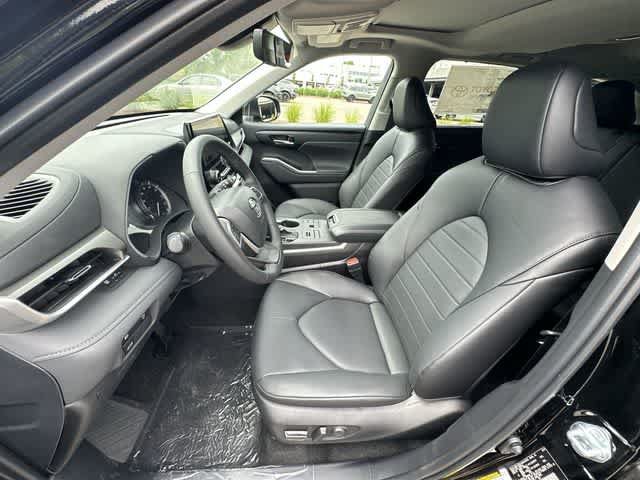New 2024 Toyota Highlander XLE AWD/4WD image 16