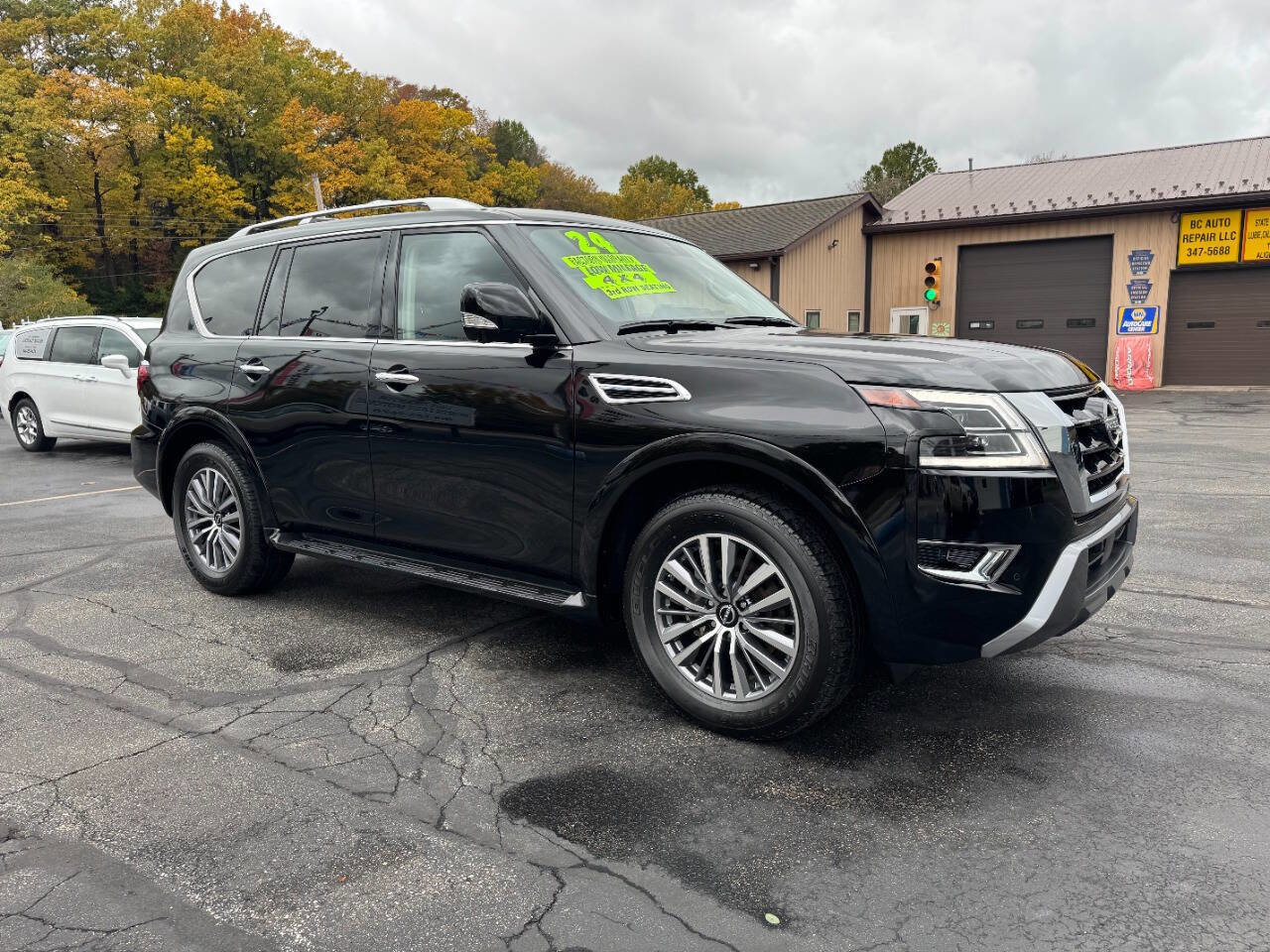Used 2024 Nissan Armada SL w/ Cargo Package image 2