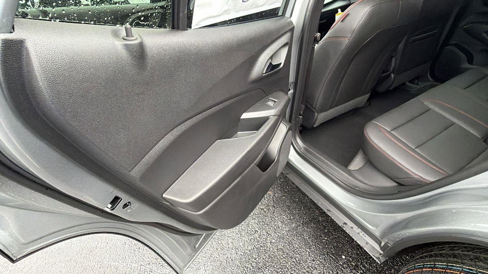 New 2026 Chevrolet Trax RS w/ Sunroof Package FWD image 16