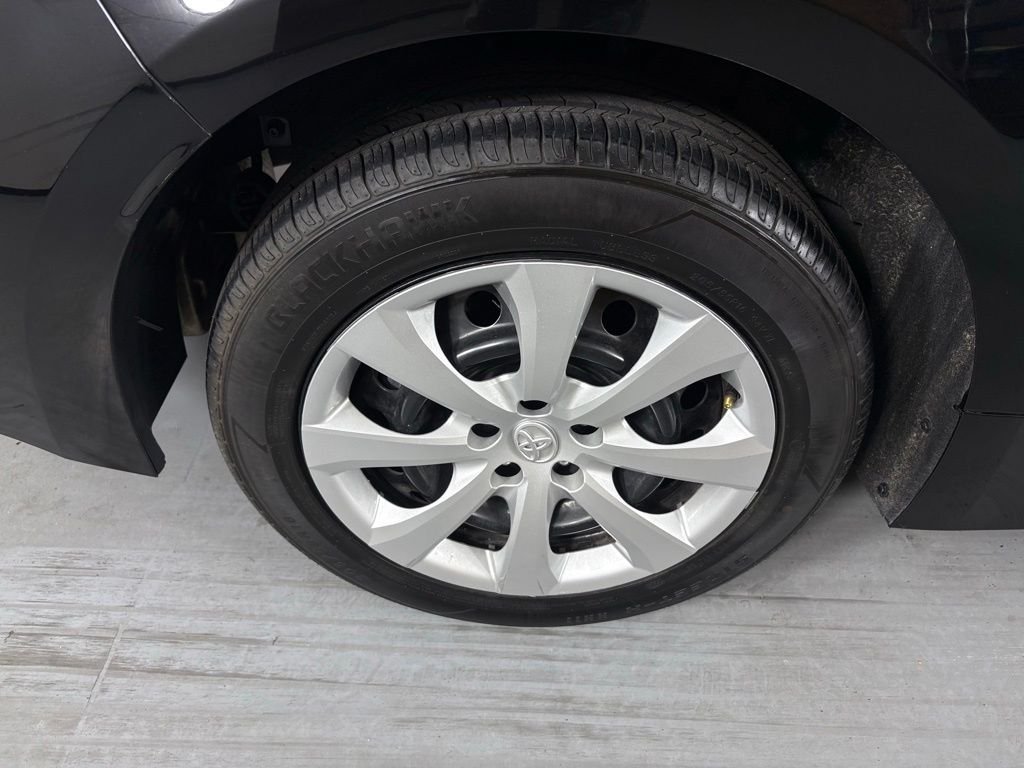 Used 2025 Toyota Corolla LE FWD image 11