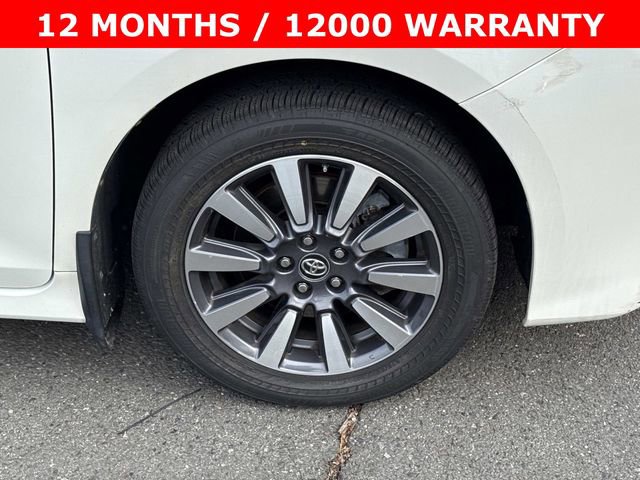 Used 2018 Toyota Sienna XLE w/ XLE Navigation Package image 7