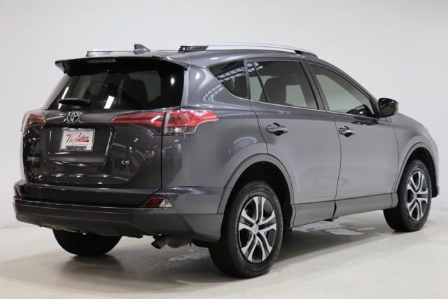 Used 2017 Toyota RAV4 LE FWD image 8