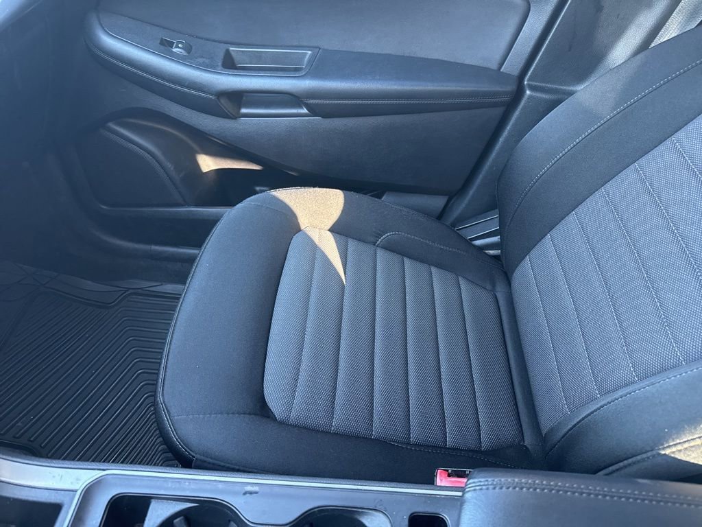 Used 2021 Ford Edge SE image 22