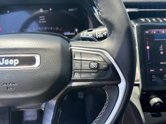Used 2023 Jeep Grand Cherokee L Limited w/ Black Appearance Package AWD/4WD image 15