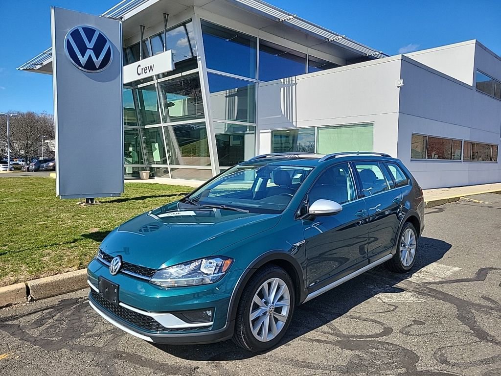 Used 2018 Volkswagen Golf Alltrack SE image 1