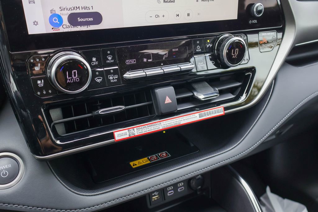 New 2026 Toyota Highlander Limited image 14