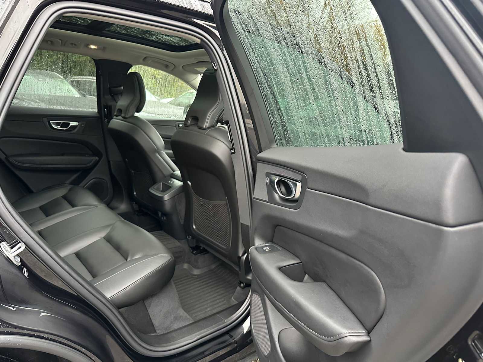 Used 2025 Volvo XC60 B5 Core w/ Protection Package Premier image 13