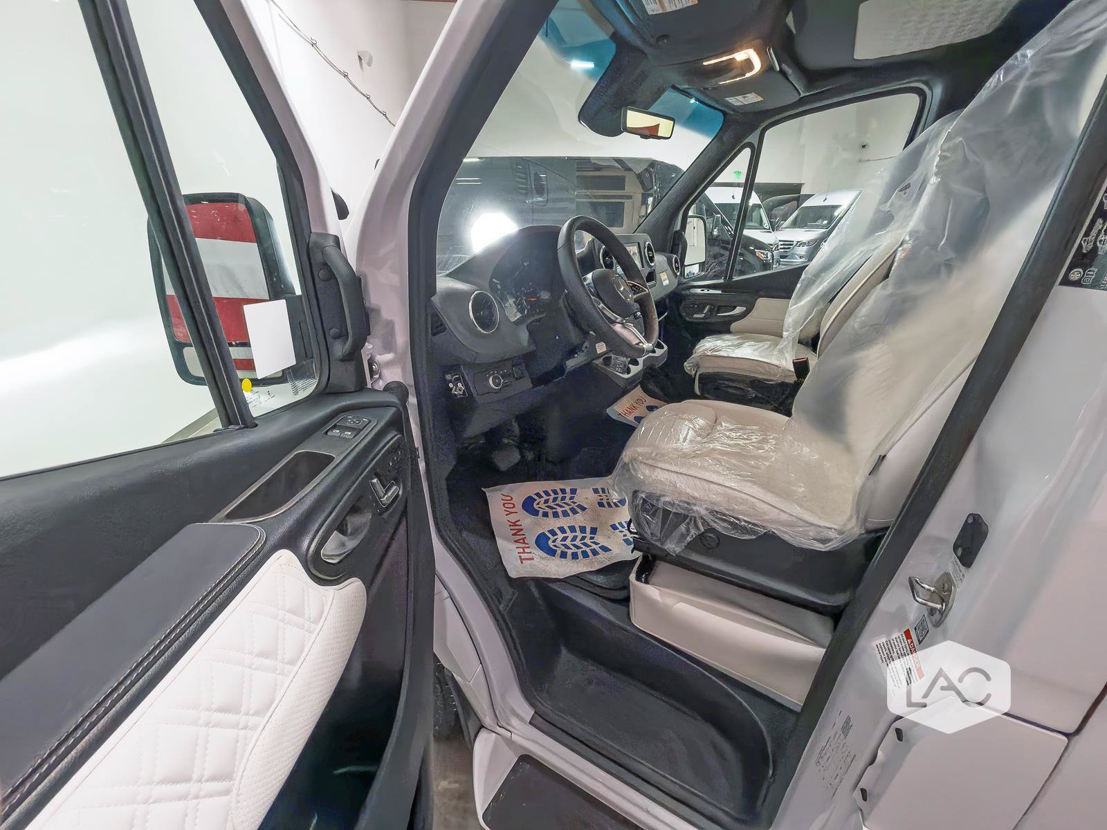 Used 2025 Mercedes-Benz Sprinter 3500 image 22