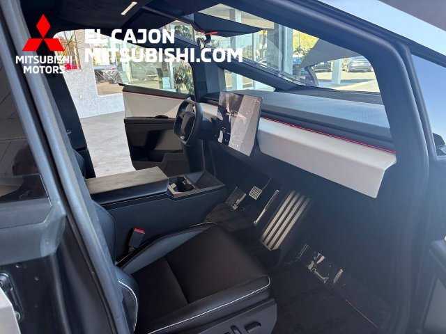 Used 2024 Tesla Cybertruck AWD Crew Cab image 20
