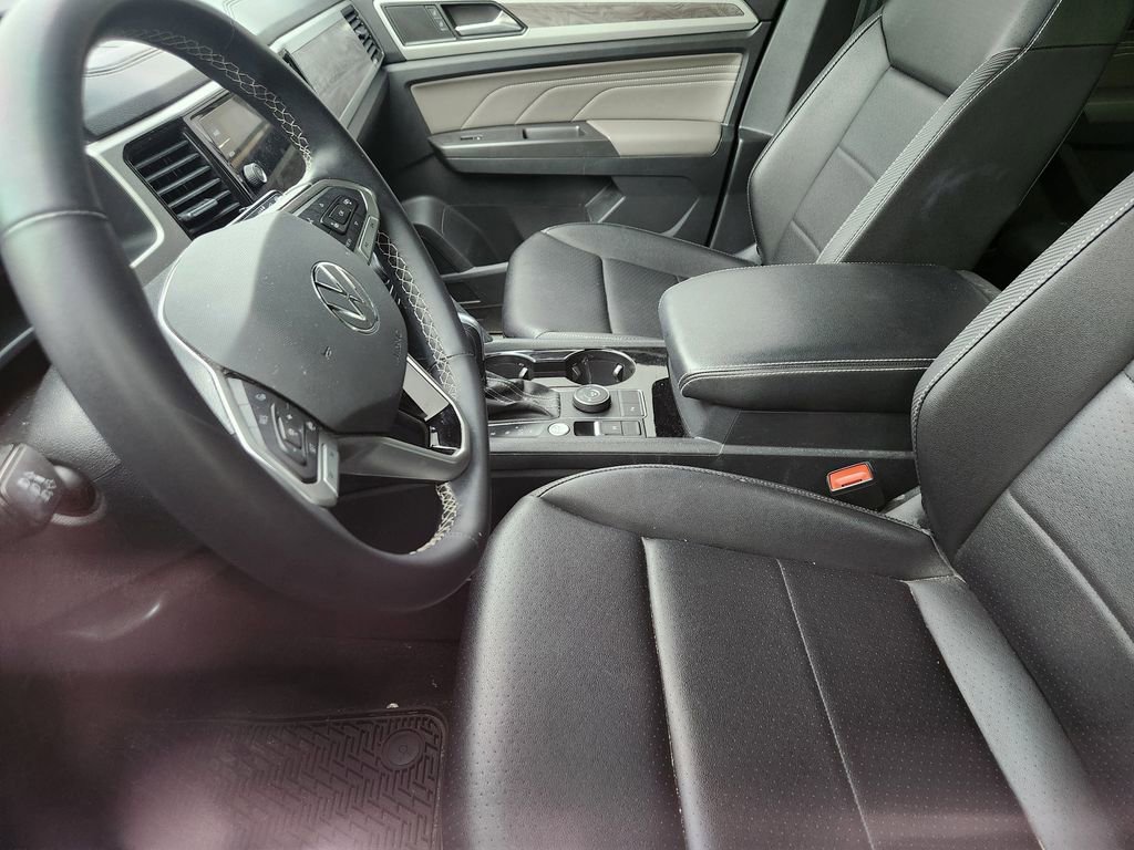 Used 2023 Volkswagen Atlas Cross Sport SE image 11