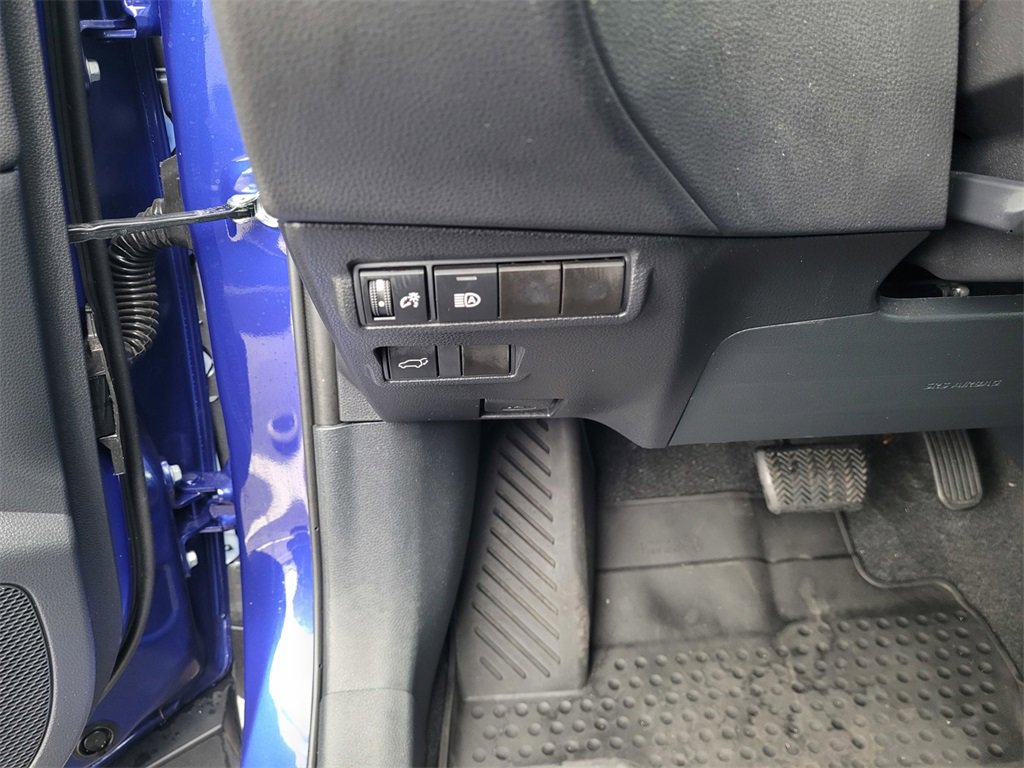 Certified 2025 Toyota Corolla Cross XLE image 25