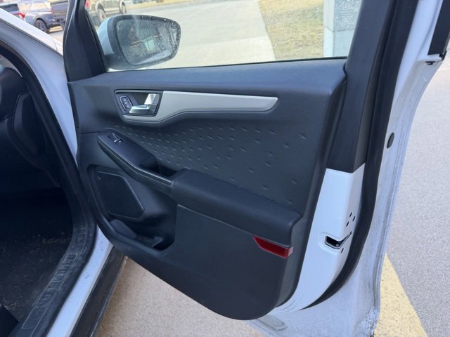 Used 2020 Ford Escape SE image 19