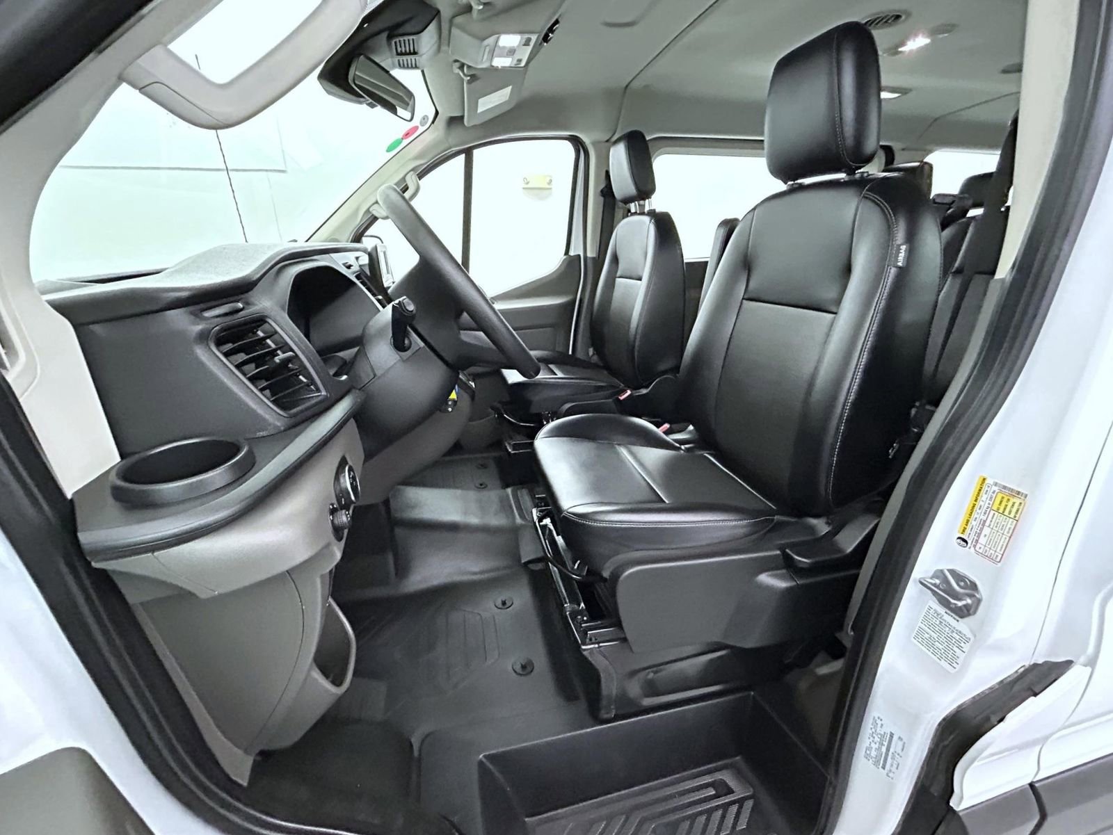 Used 2024 Ford Transit 350 XL image 10
